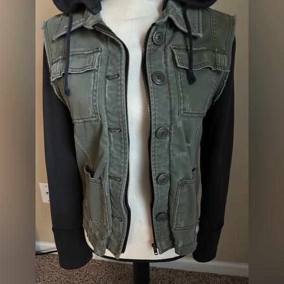 Jacket - Picture 2 of 8